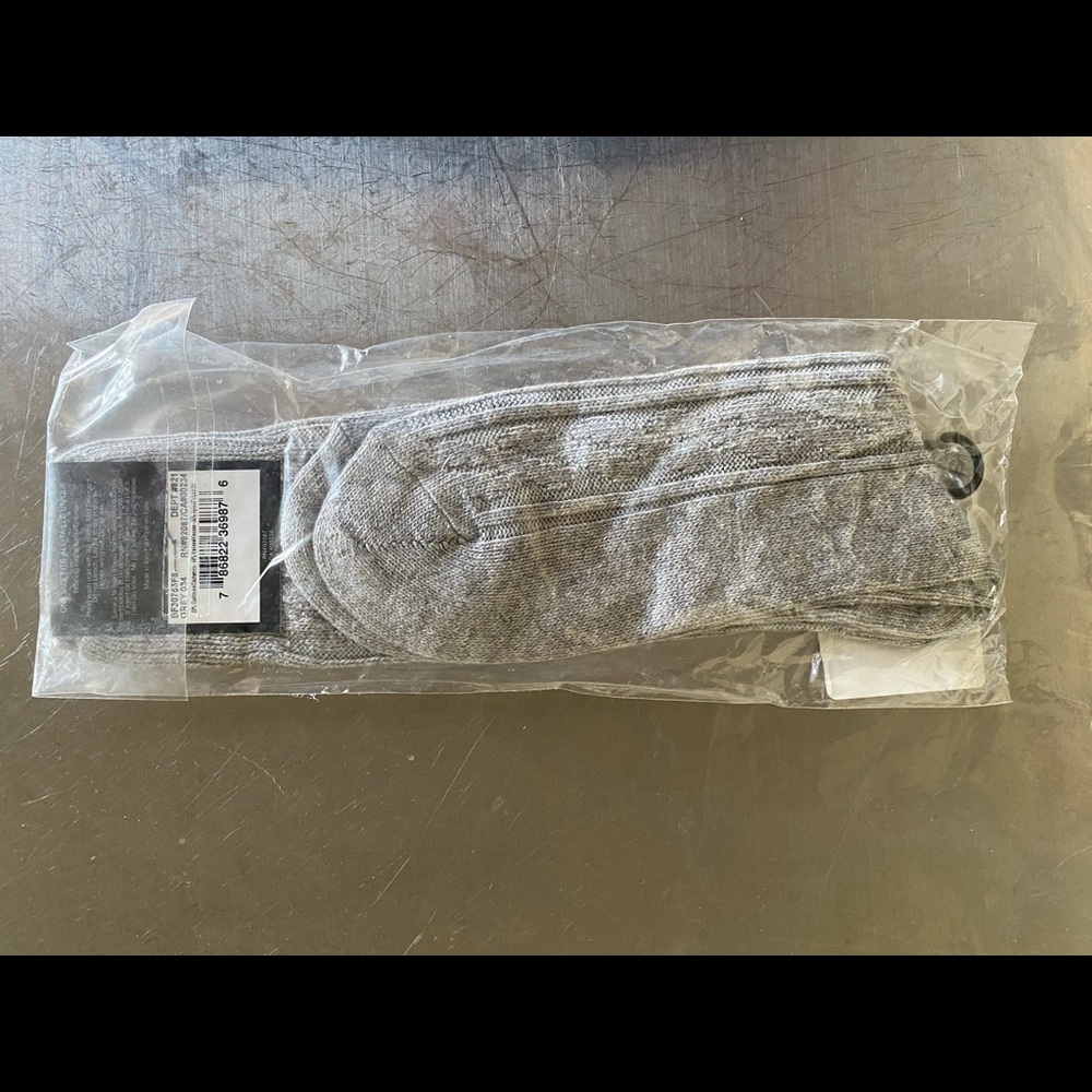 Marcoliani Ribbed Cashmere socks / Men’s - Picture 5 of 8